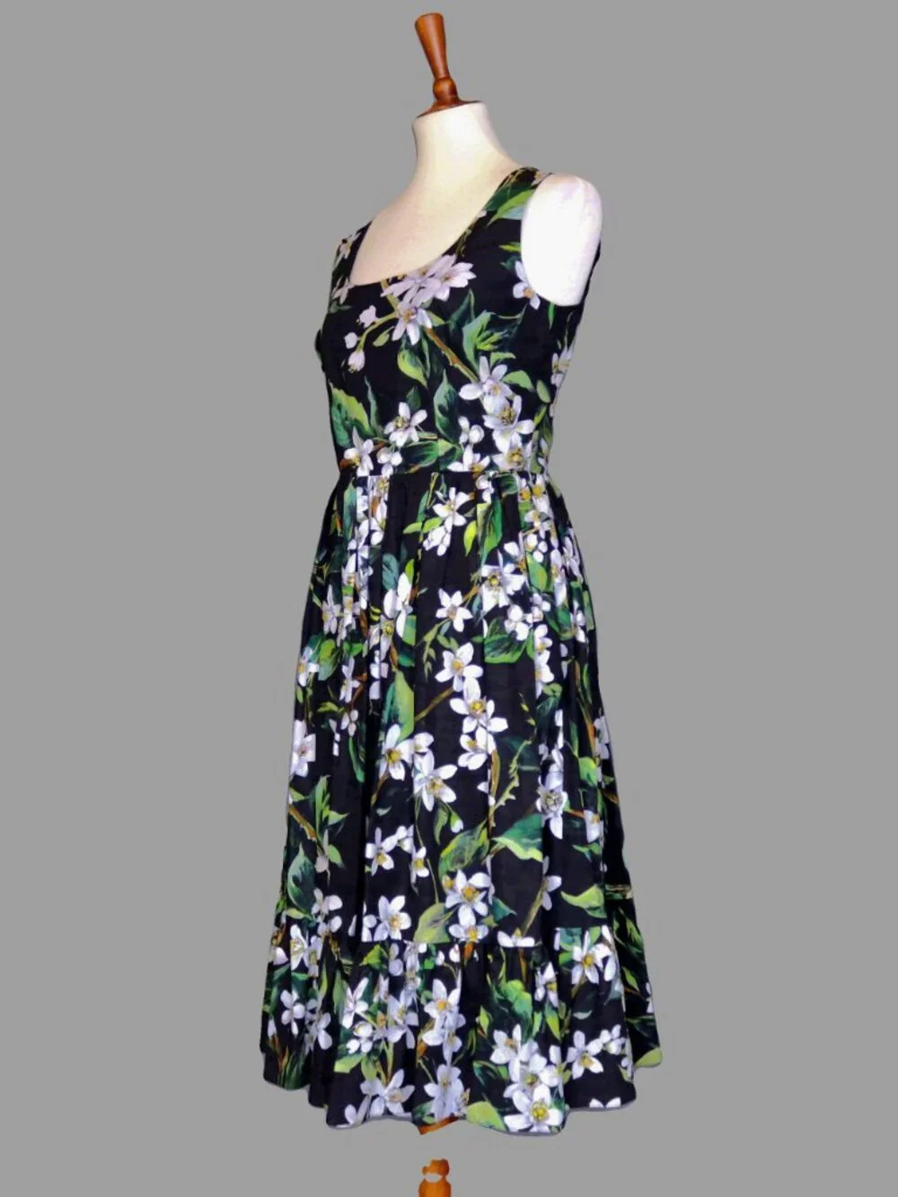 Dolce & Gabbana Size 44 Dress Black Green Floral Orange Blossom Midi Dress - Picture 3 of 16